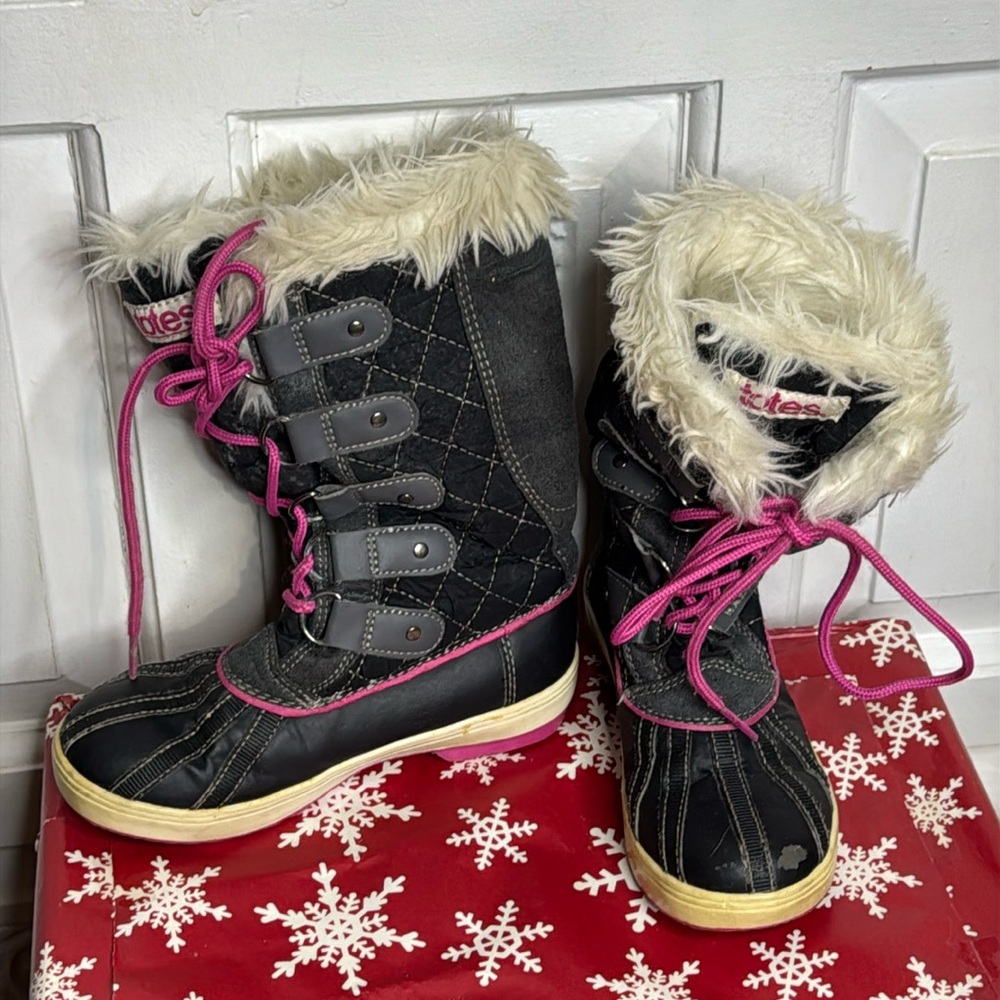 Totes Girls Waterproof Black With Pink , White Faux Fur Winter Boots Size 13